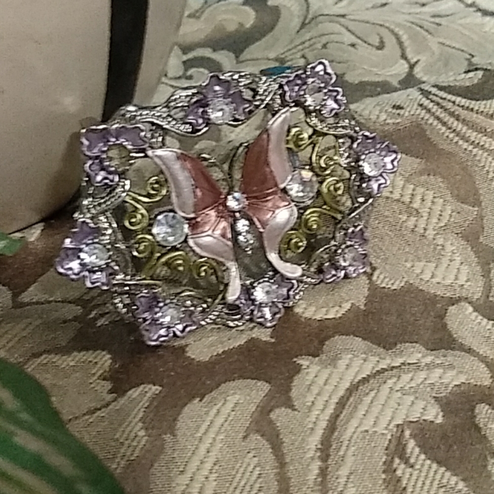 Belt buckle